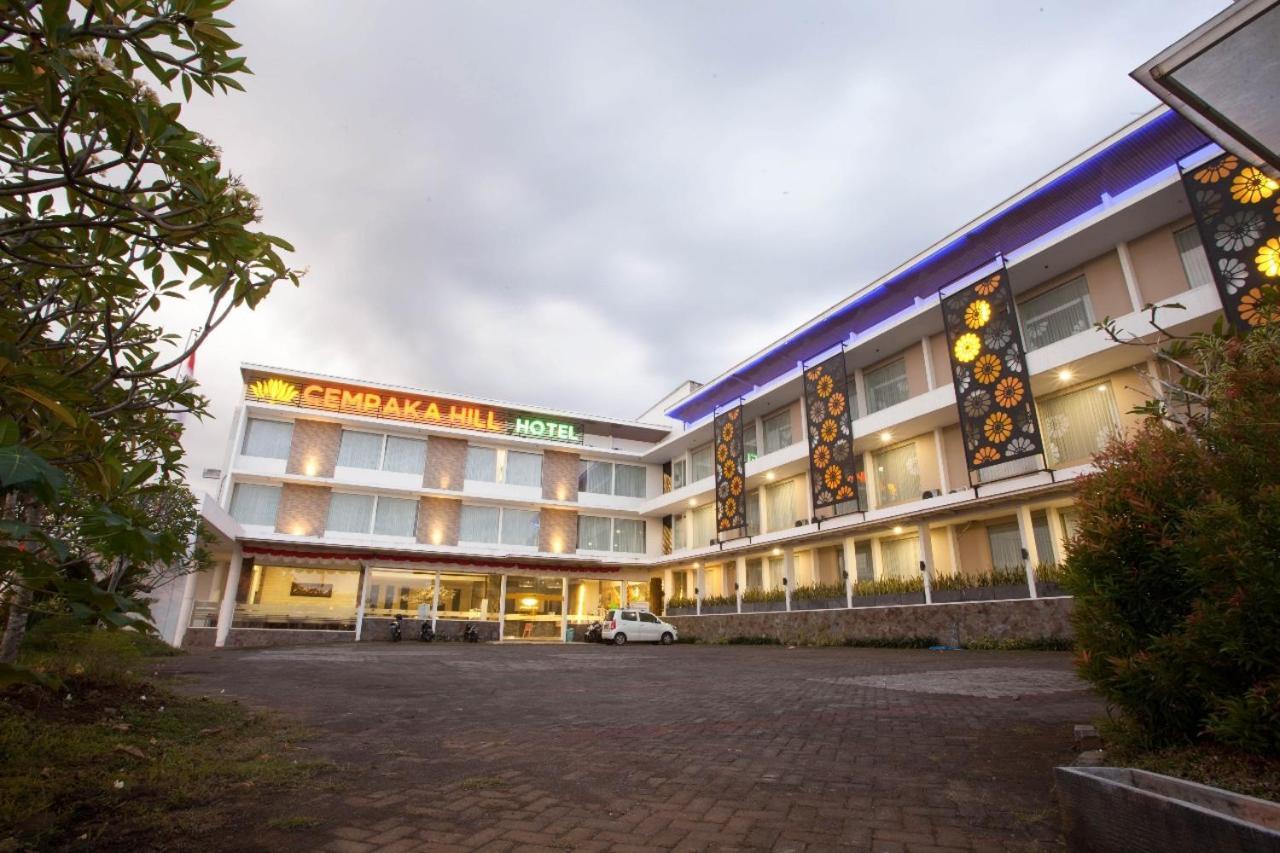 Neo Cempaka Hill Hotel Jembel المظهر الخارجي الصورة